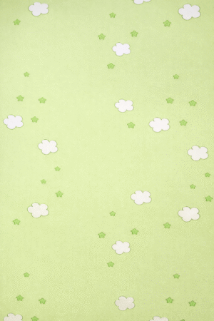 Tapeta papierowa dziecięca – Zielona z chmurkami i gwiazdkami 10m x 53 cm
